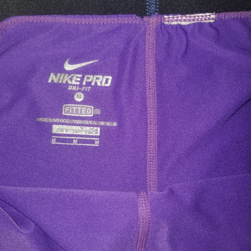 Nike Pro - Picture 2 of 3